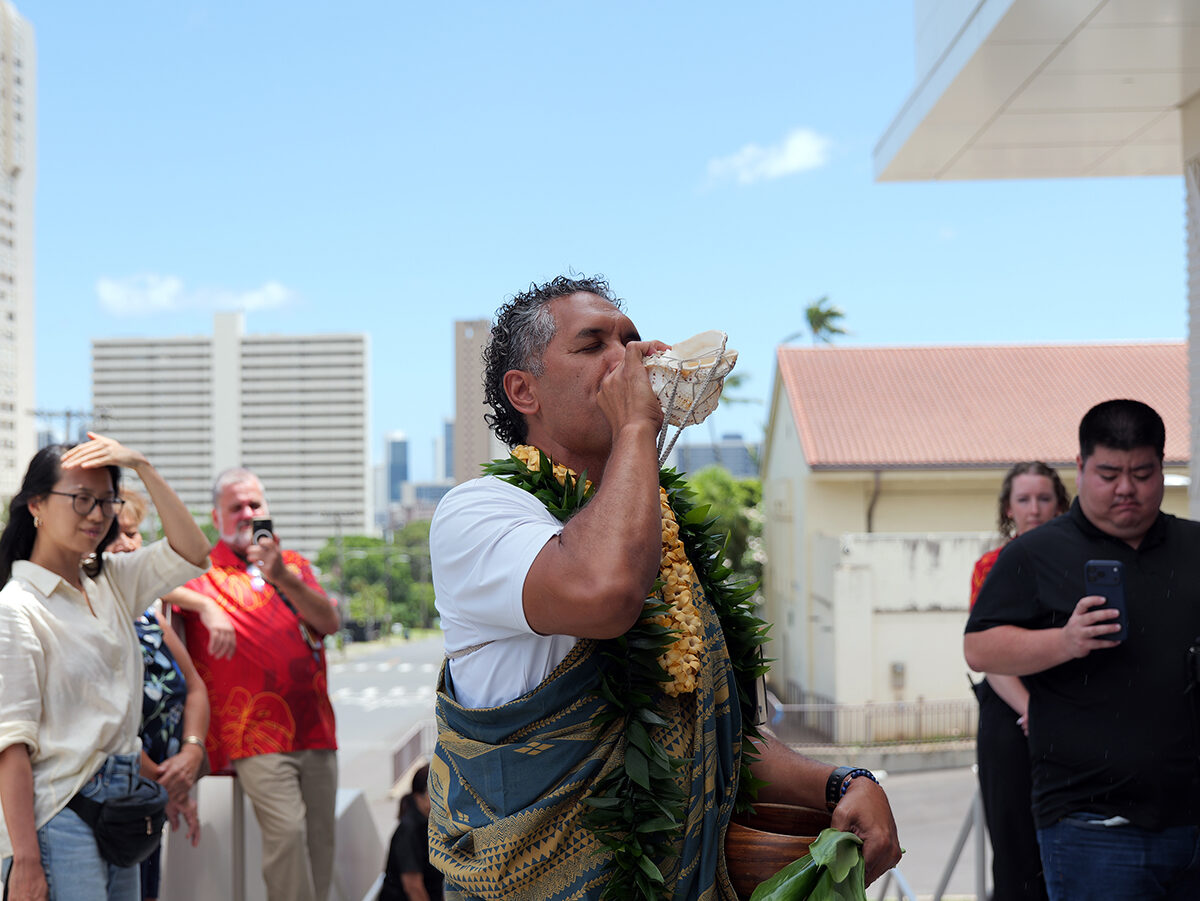 Kahu Ryan Souza performed the blessing at Roosevelt.