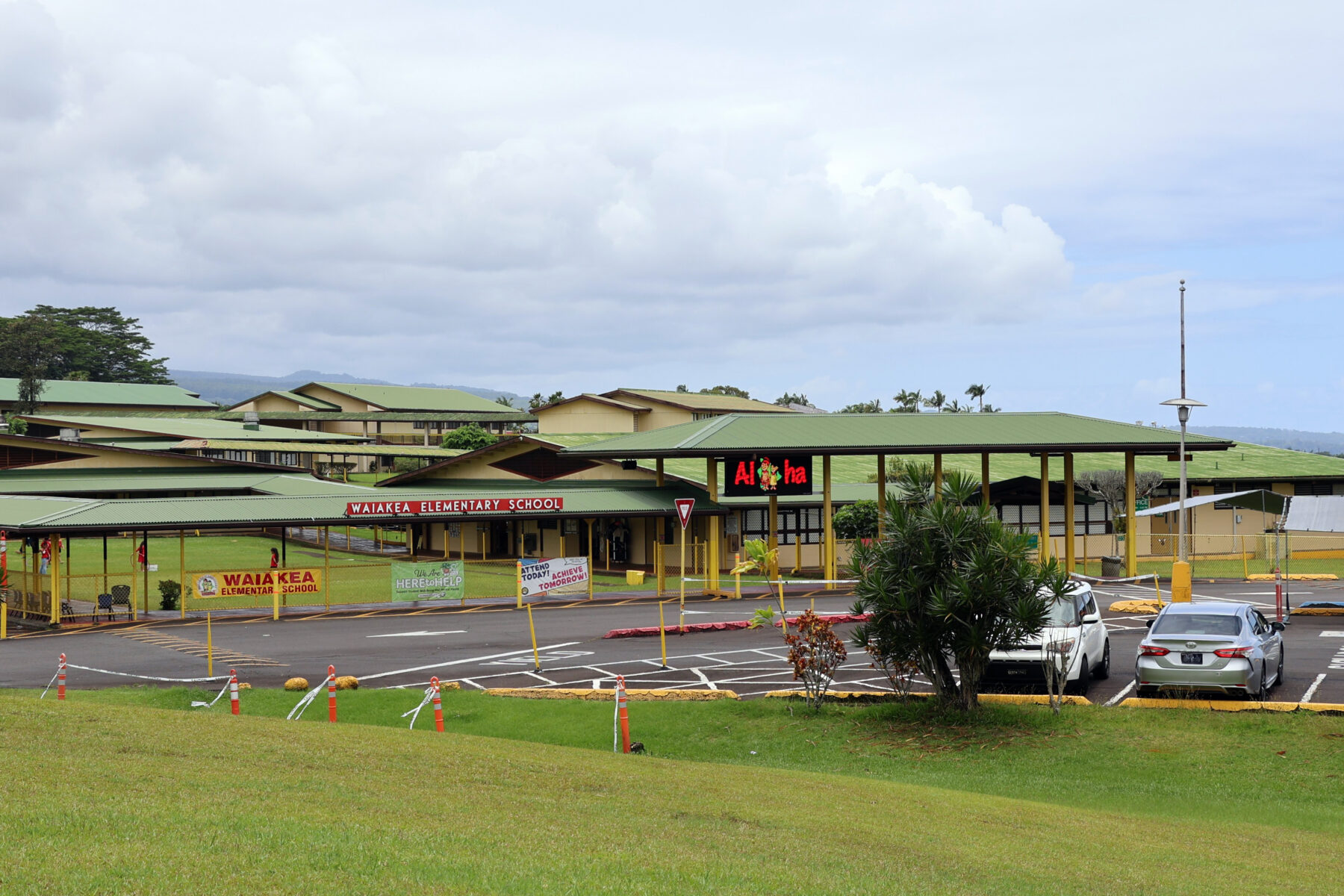 The campus of Waiākea Elementary School.