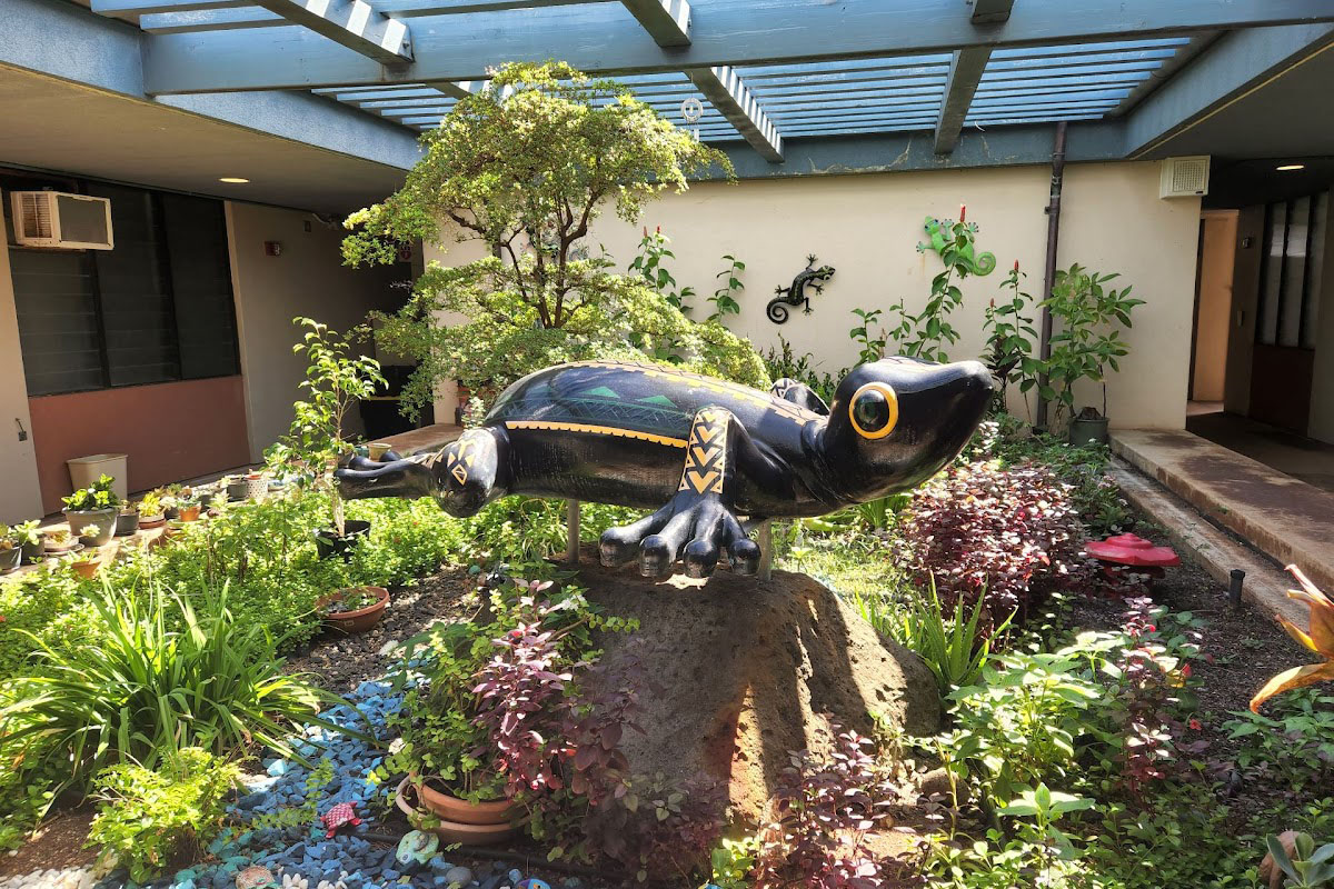 Gecko statue in Laie Elementary Office atrium
