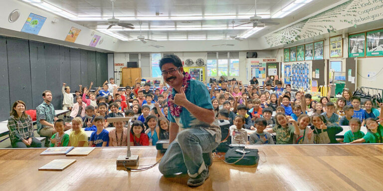 Pidgin writer Lee Tonouchi visits Maemae Elementary students in 2020