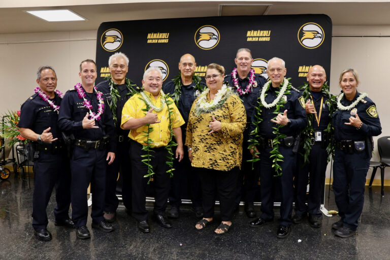 Honolulu police, Nanakuli school admin and HIDOE leadership posing